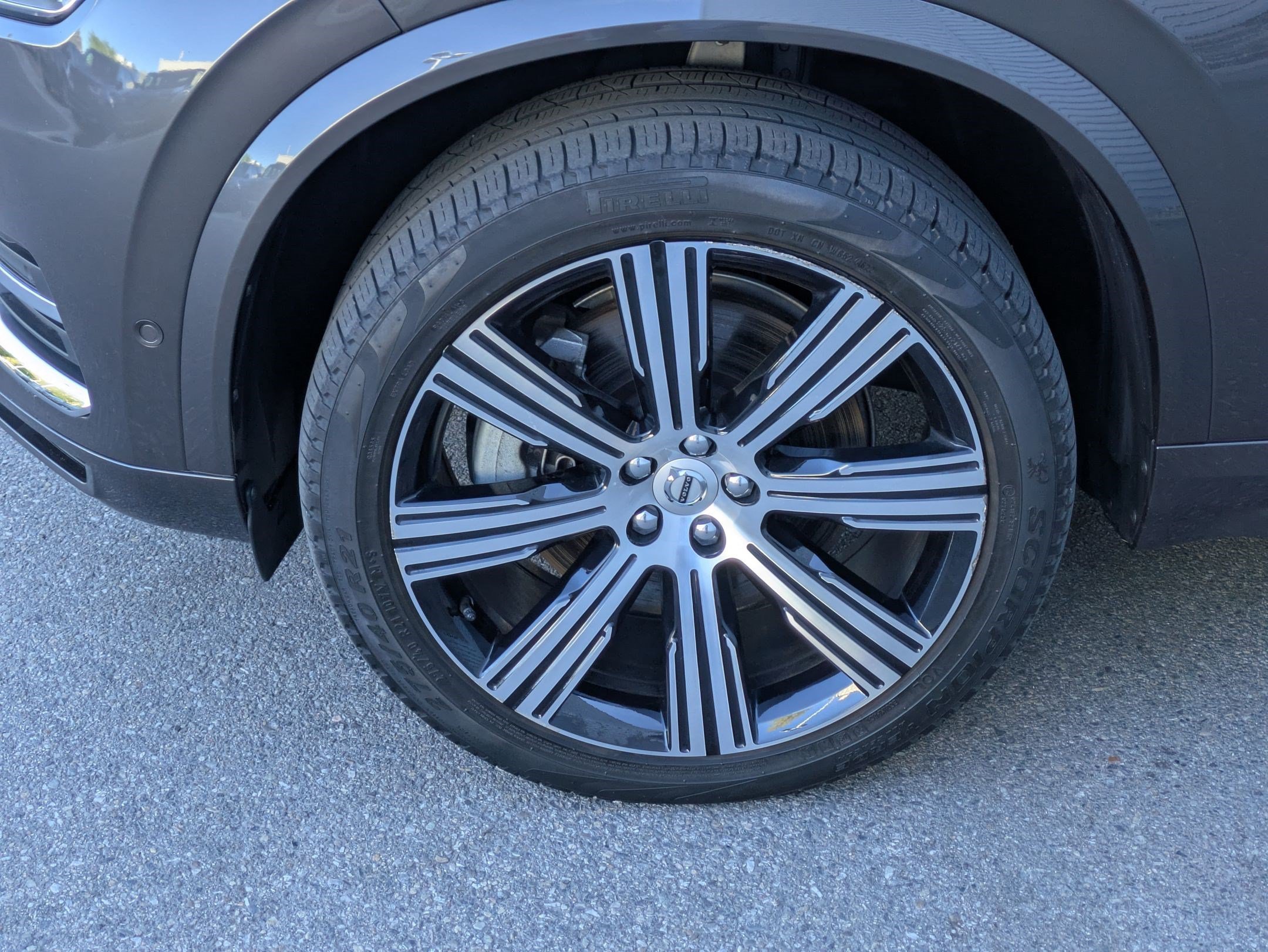 Certified Used 2023 Platinum Gray Metallic Volvo Plus image 11