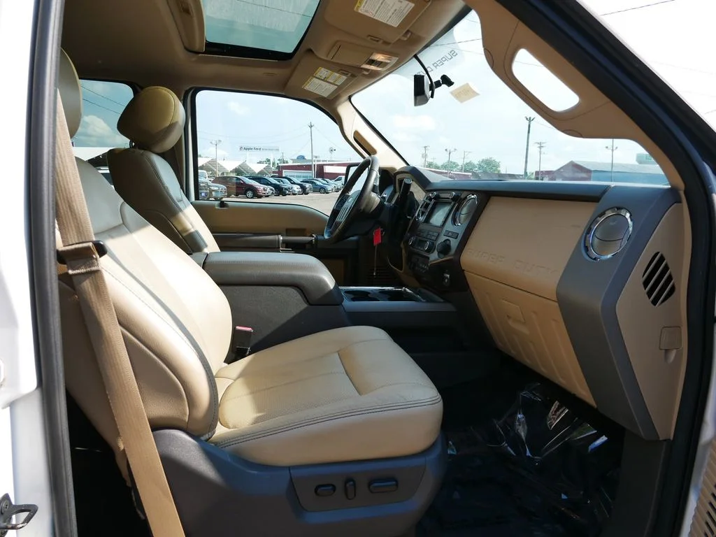 Used 2012 White Ford Lariat image 8