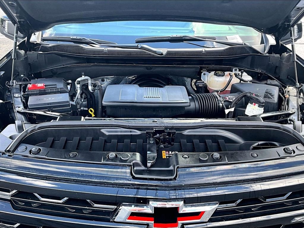 Used 2024 Black Chevrolet ZR2 image 30