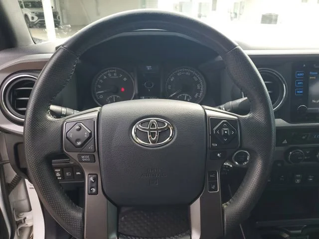 Used 2018 Super White Toyota SR5 image 11