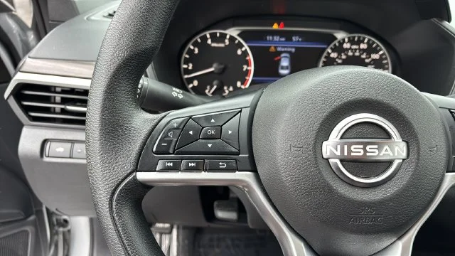 Used 2024 Silver Nissan SV FWD image 22
