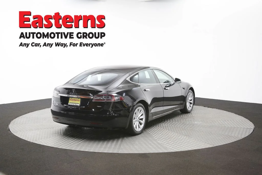 Used 2018 Black Tesla 75D image 35