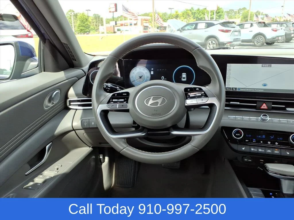 Used 2025 Blue Hyundai SEL Convenience image 23