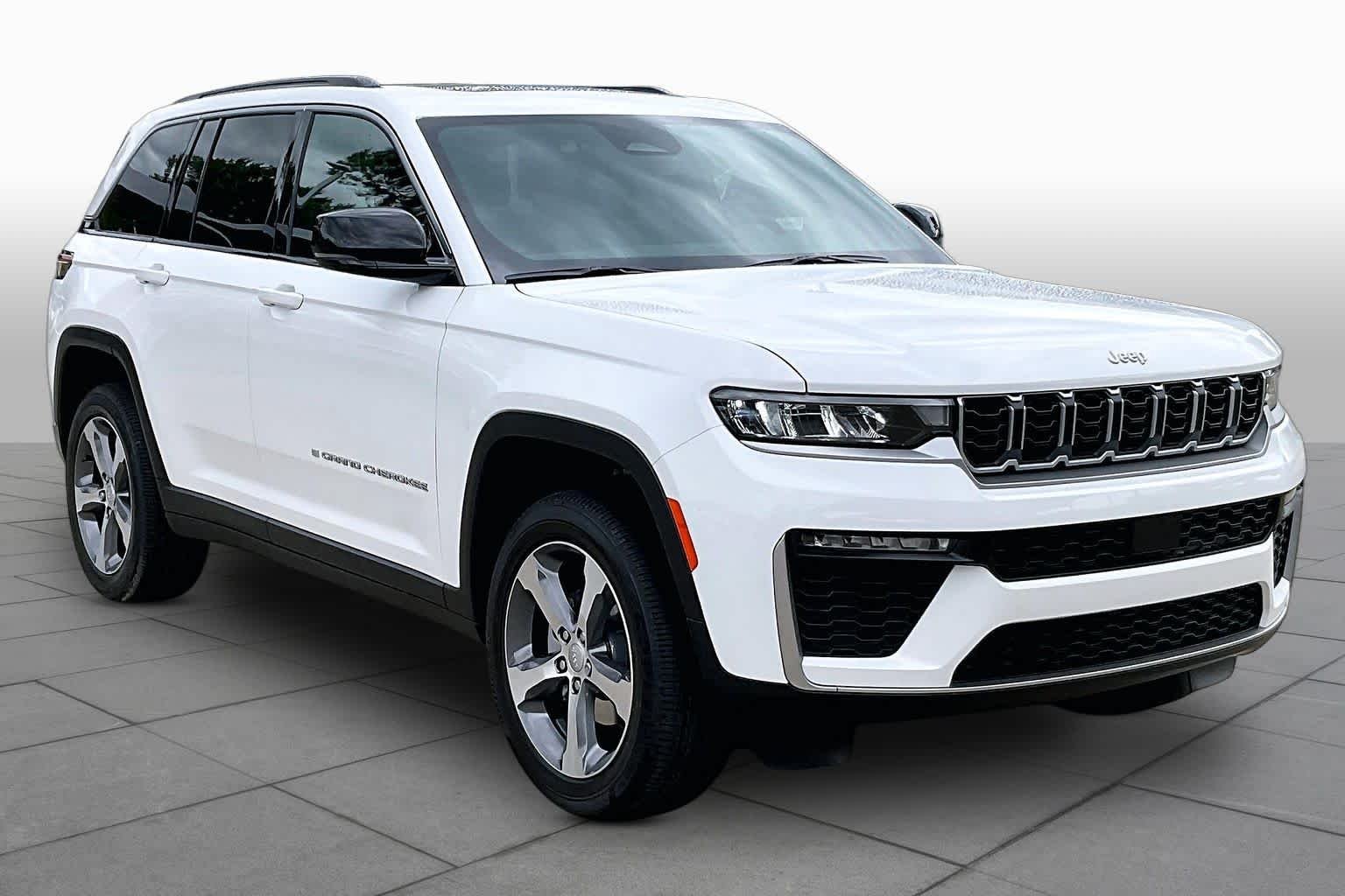New 2026 Bright White Clear-Coat Exterior Paint Jeep Limited image 2