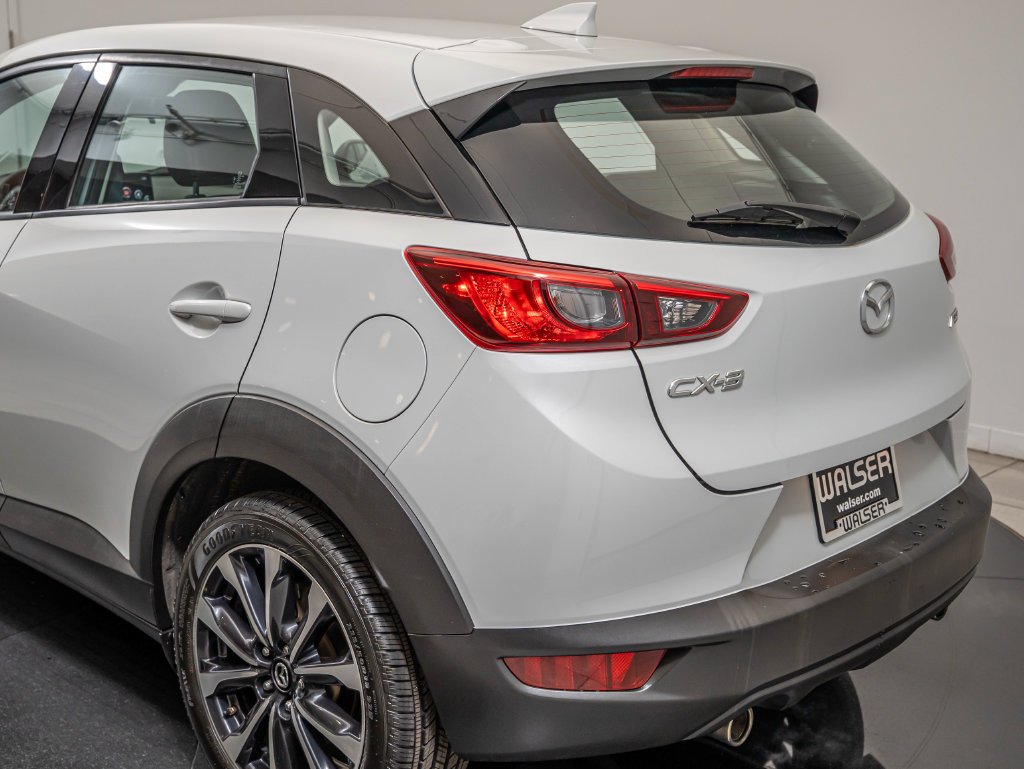 Used 2019 Ceramic Metallic Mazda Touring image 18