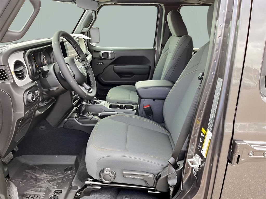 New 2025 Granite Crystal Metallic Clear-Coat Exterior Paint Jeep Sport S image 24