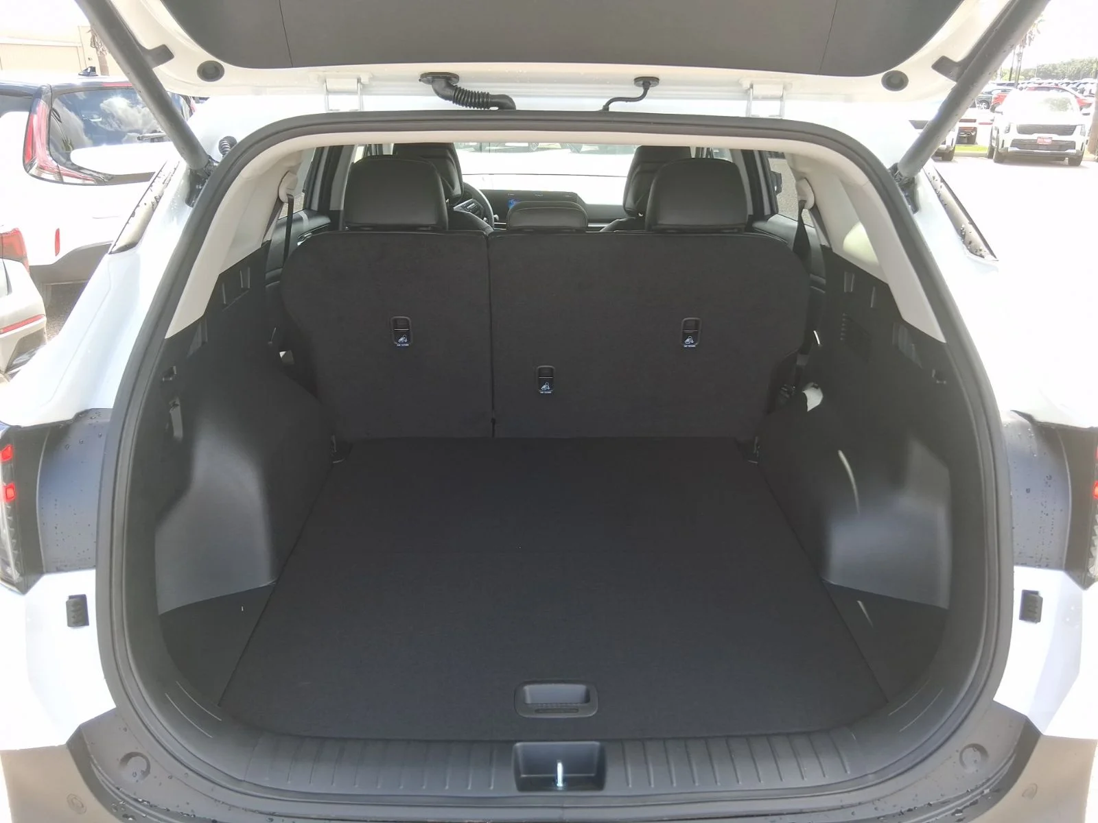 New 2026 White Kia EX image 7