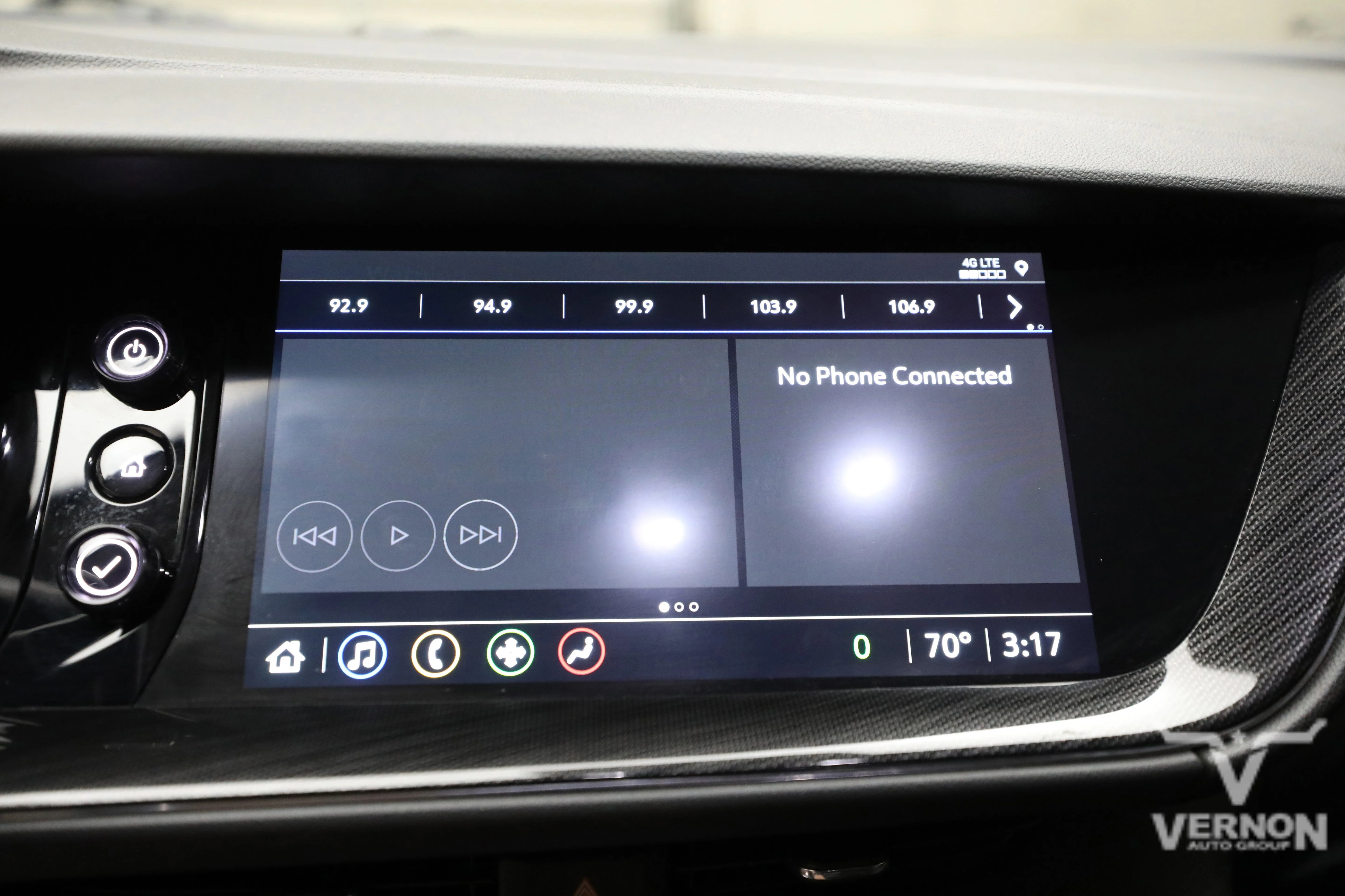Pre-Owned 2022 Buick Envision Essence