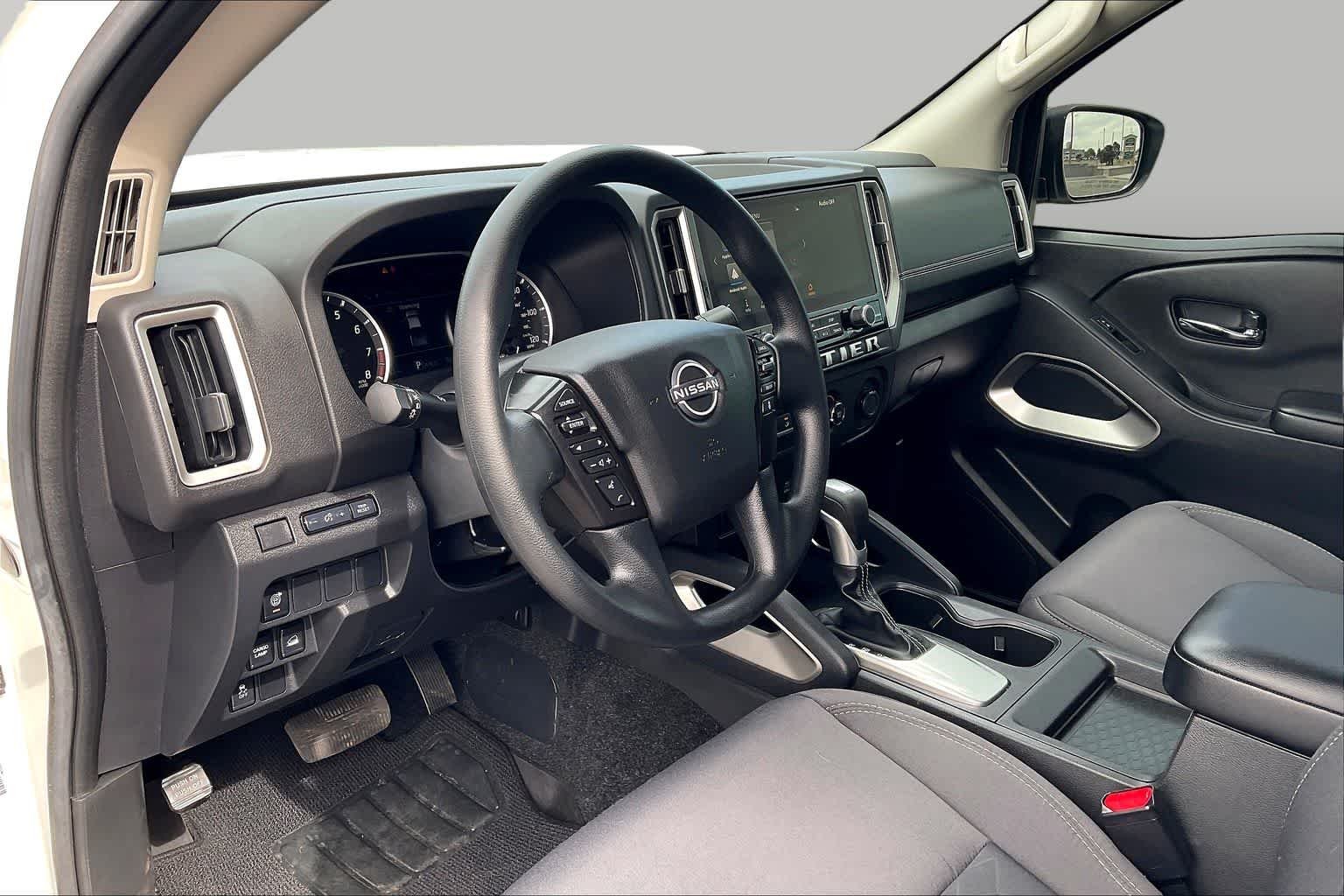 Used 2025 Glacier White Nissan SV image 16