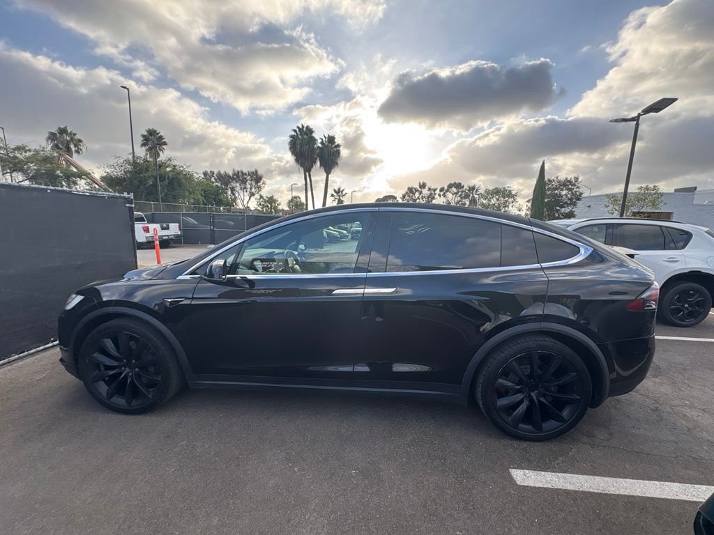 Used 2018 Solid Black Tesla 75D image 9