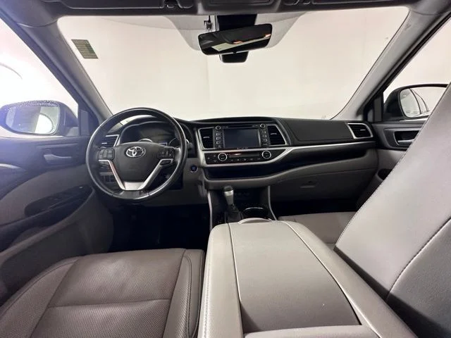 Used 2018 Gray Toyota Limited image 19