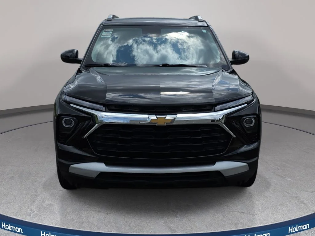 Certified Used 2025 Mosaic Black Metallic Chevrolet LT image 2