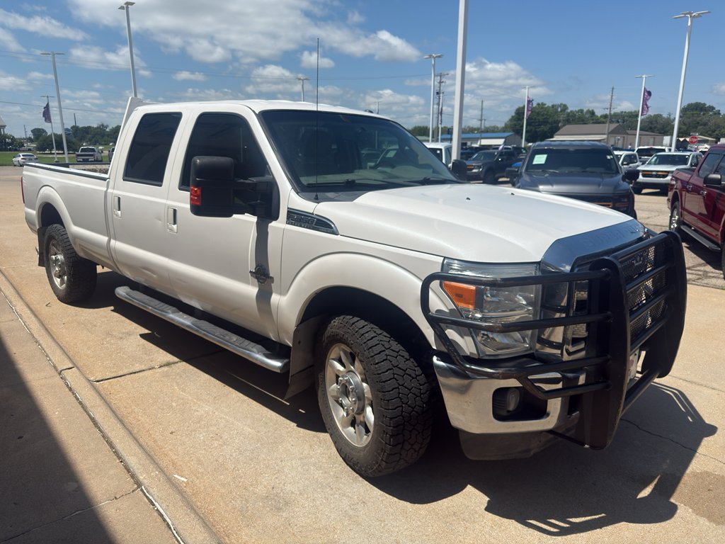Used 2016 White Platinum Metallic Tri-Coat Ford Platinum image 4