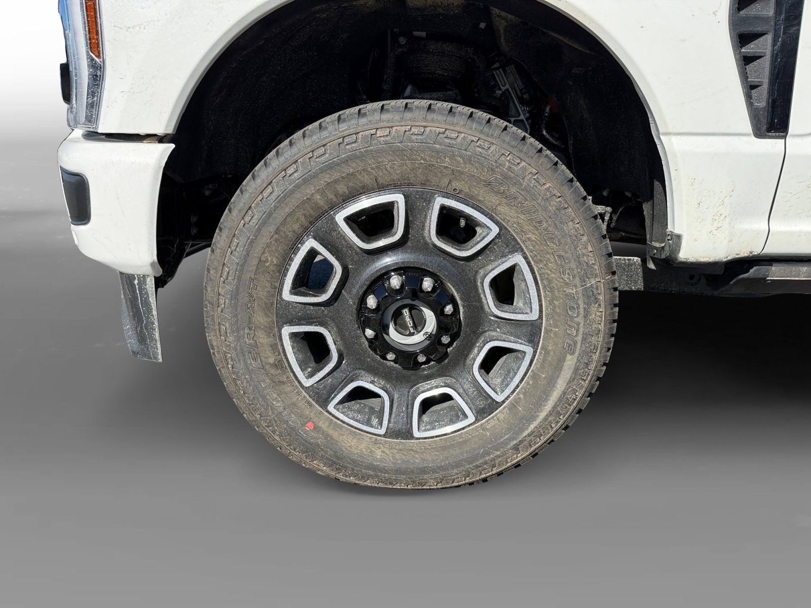 New 2026 Star White Metallic Tri-Coat Ford Platinum image 9