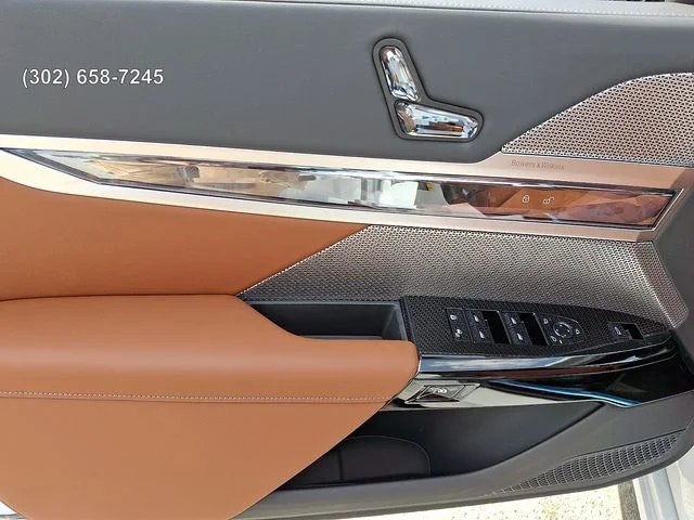 New 2026 Mineral White Metallic BMW 750e xDrive image 10