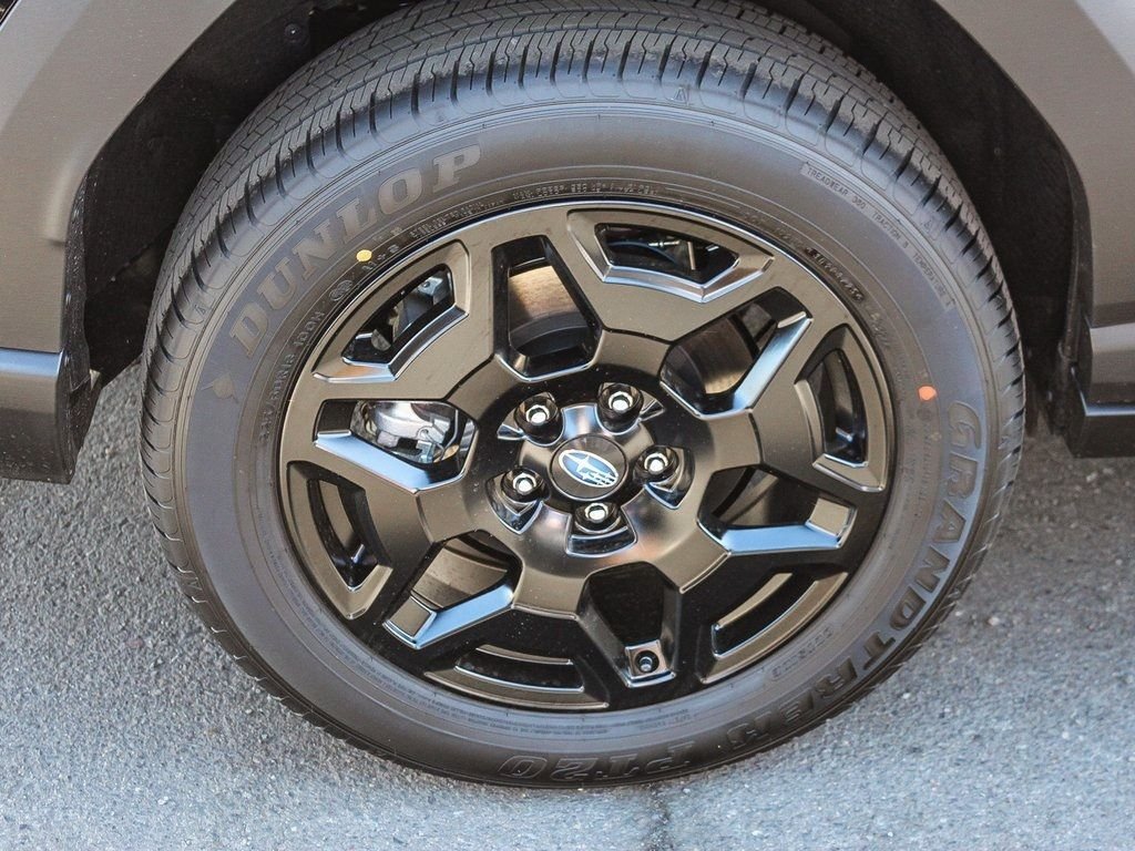 New 2026 CRYSTAL BLACK SILICA Subaru Limited image 8