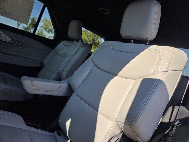 New 2027 Avalanche Gray Ford Active image 24