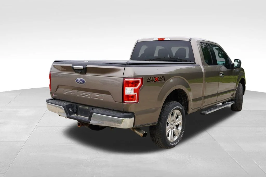 Used 2018 Gray Ford XLT image 3