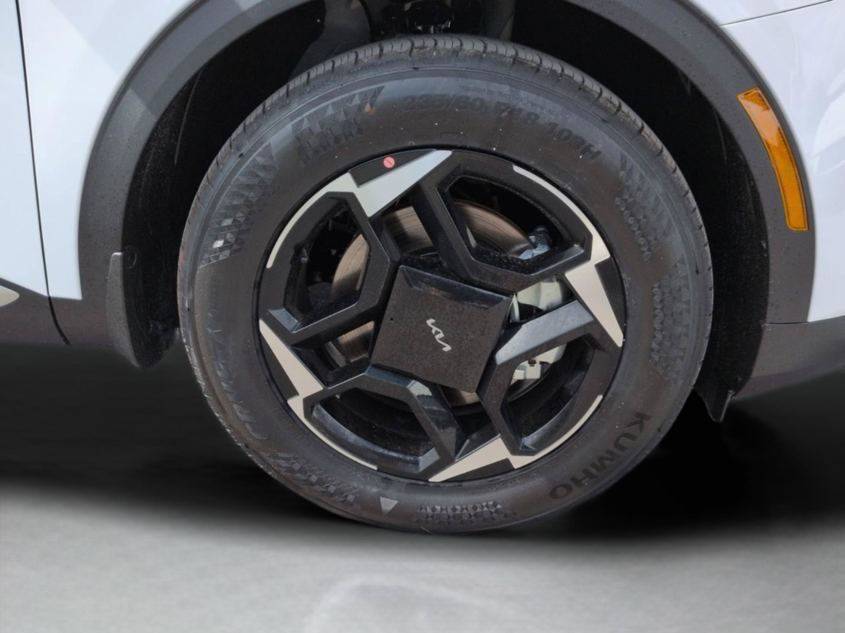 New 2026 Glacial White Kia EX image 32