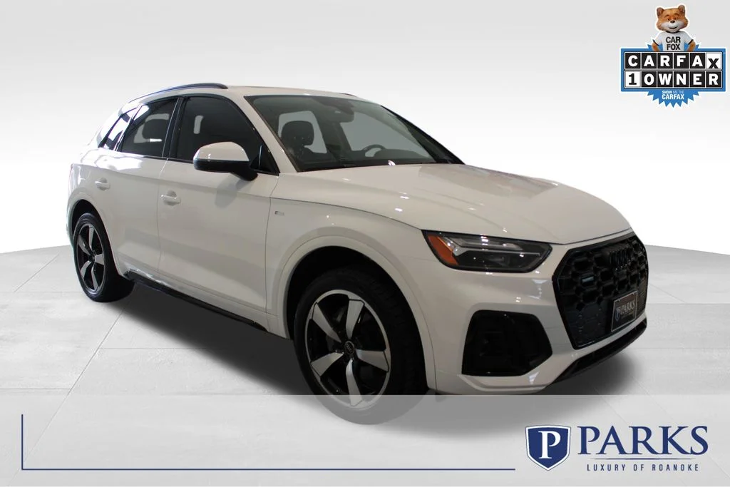 2022 Audi Q5 45 Premium Plus's photo