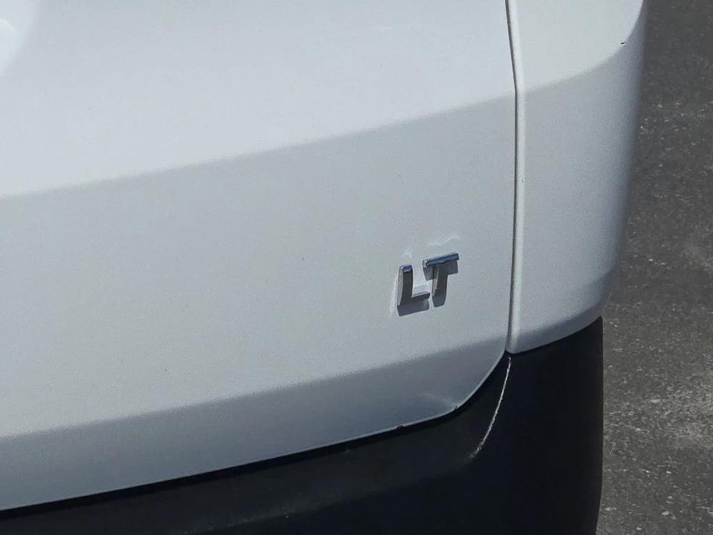 Used 2023 White Chevrolet LT image 22