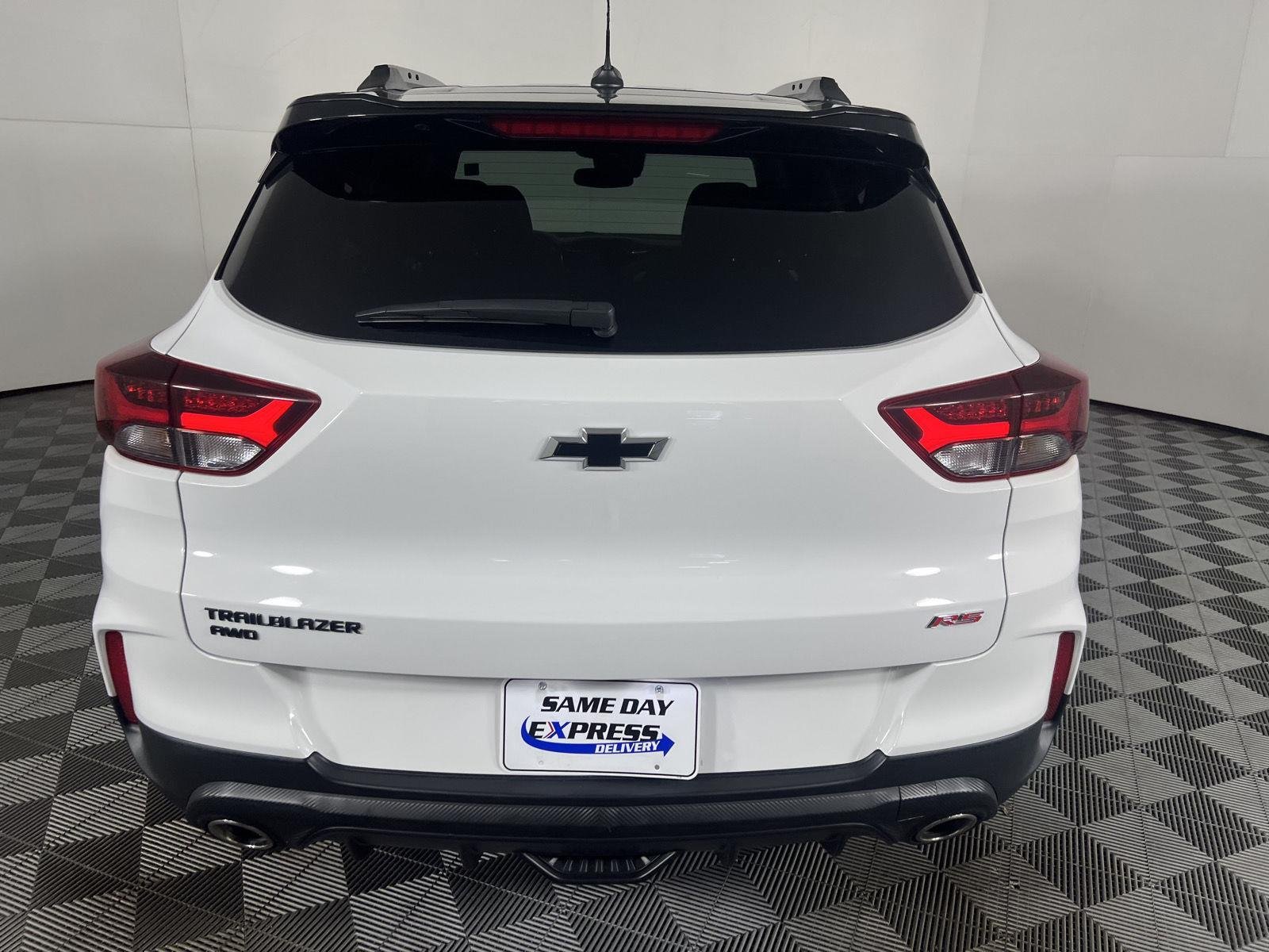 Used 2023 Summit White Chevrolet RS image 16