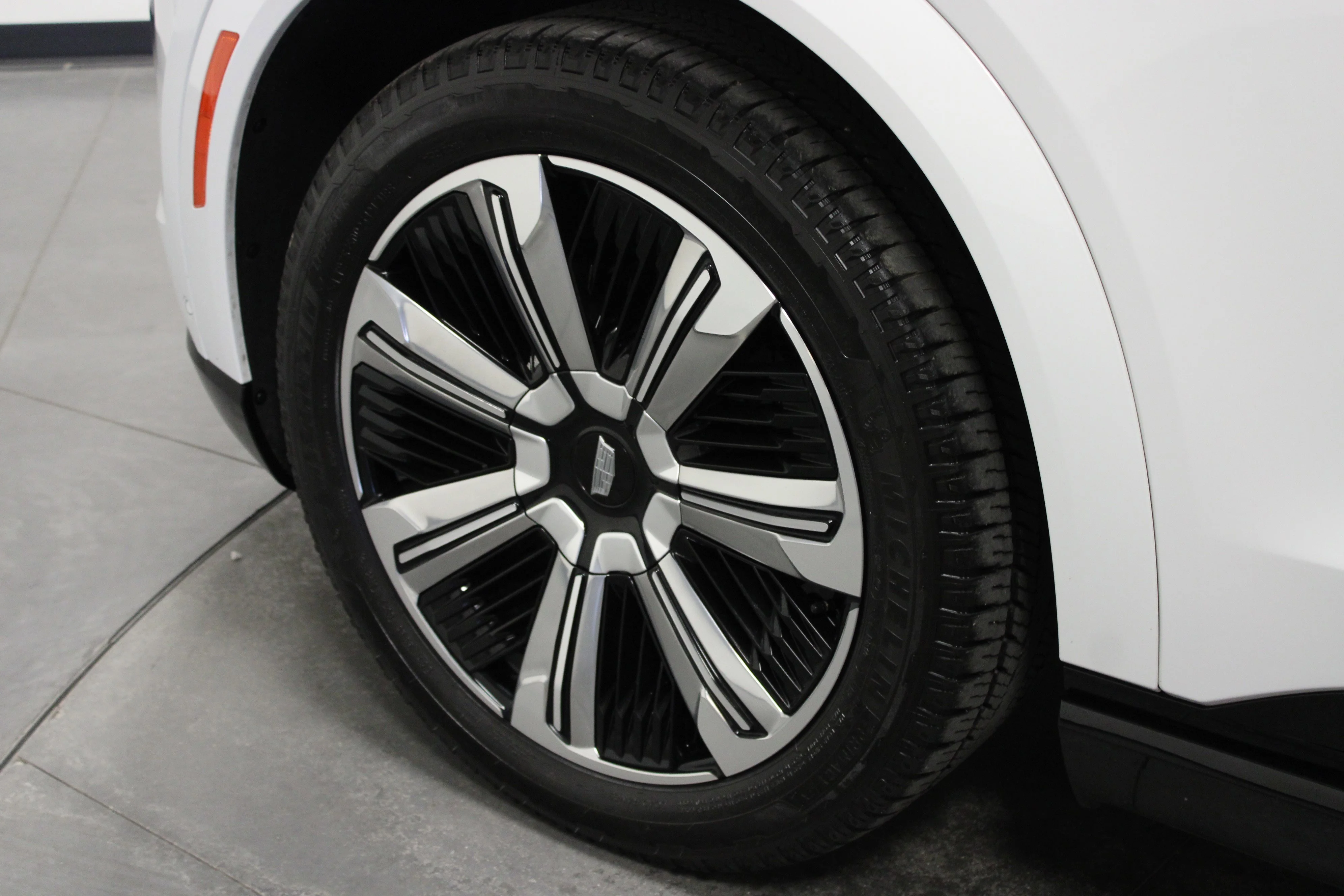 Used 2025 Summit White Cadillac Luxury 2 image 10