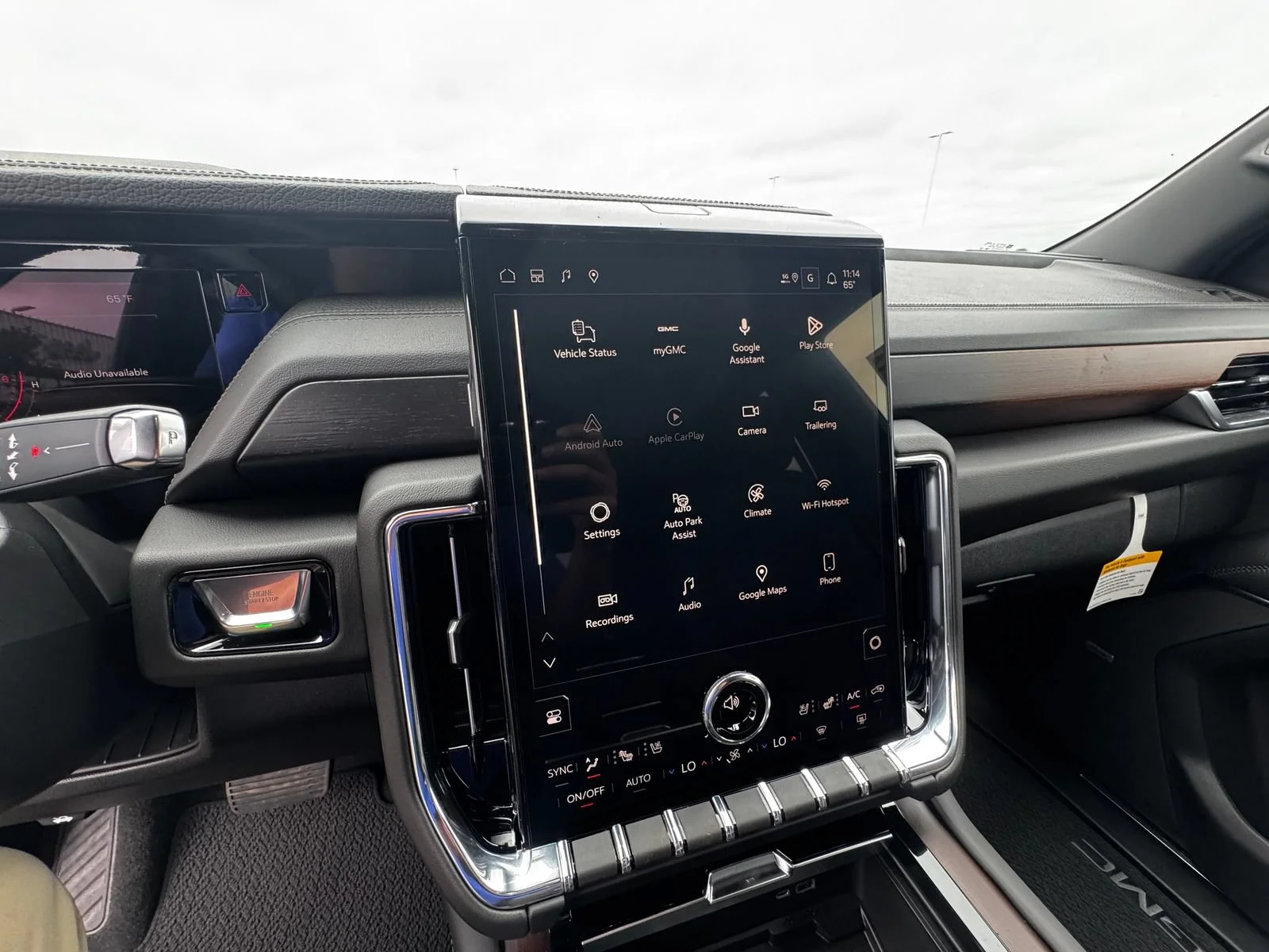 2026 GMC Yukon XL Denali - Photo 18