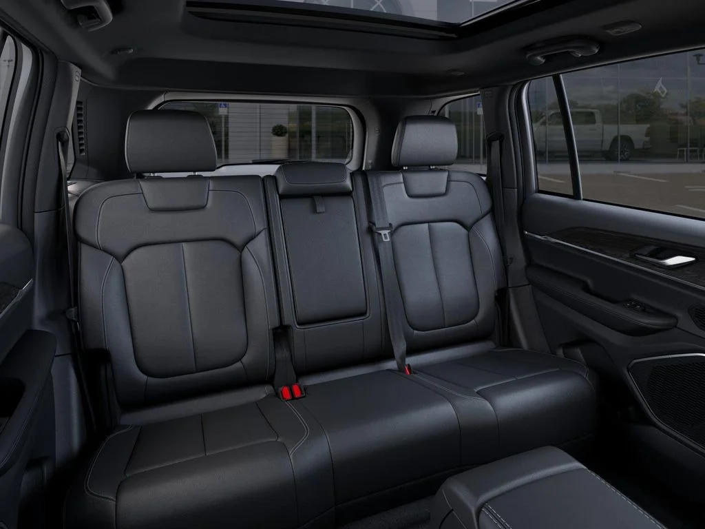 New 2026 Silver Zynith Exterior Paint Jeep Limited image 15