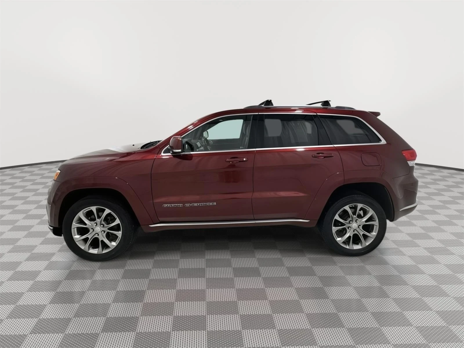 Used 2019 Jeep Grand Cherokee Summit with VIN 1C4RJFJG2KC718752 for sale in Alexandria, Minnesota