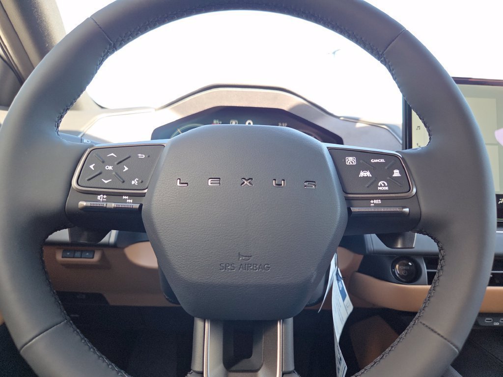 New 2026 Ultra White Lexus PREMIUM AWD image 35