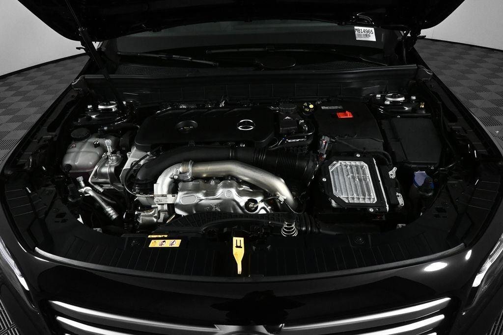 New 2026 Night Black Mercedes-Benz GLB 250 image 33