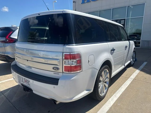 Used 2019 White Ford Limited image 4