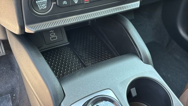 New 2026 Carbonized Gray Metallic Ford Outer Banks image 19