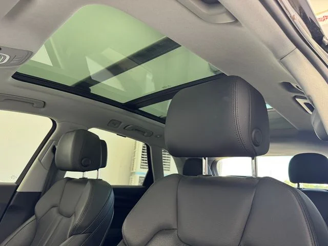 Used 2020 Black Metallic Audi 55 Premium Plus image 4