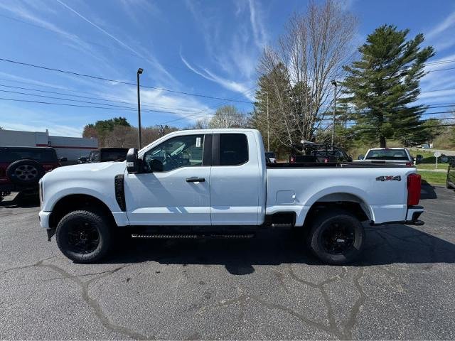 New 2026 Oxford White Ford F-350® XL image 2
