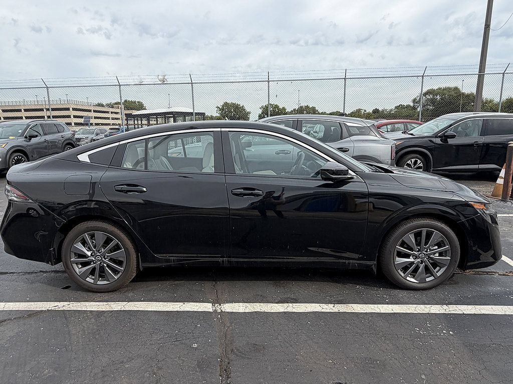 Used 2026 Super Black Nissan SL image 89