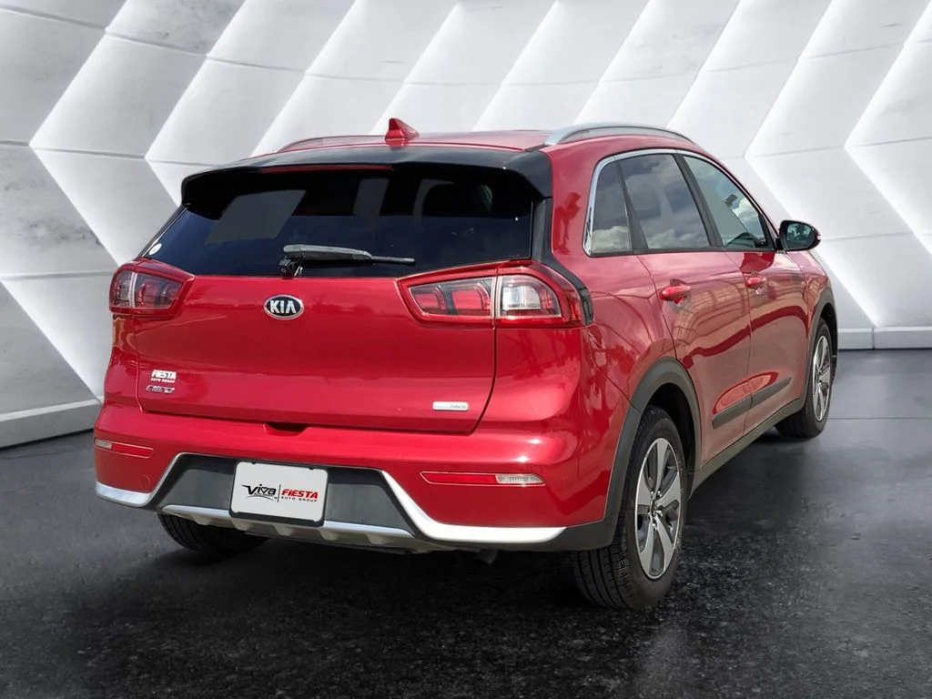 Used 2018 Red Kia EX image 4