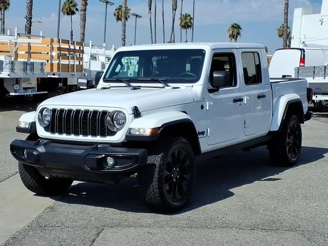 Used 2025 White Jeep Nighthawk image 3