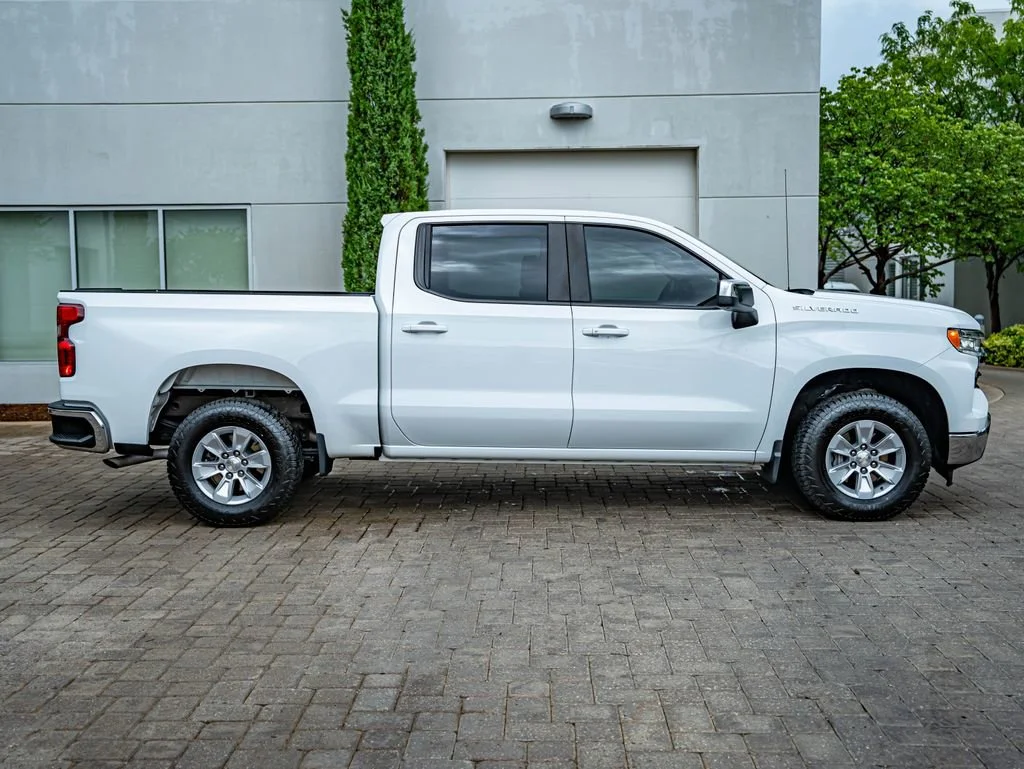 Used 2023 Summit White Chevrolet LT image 4