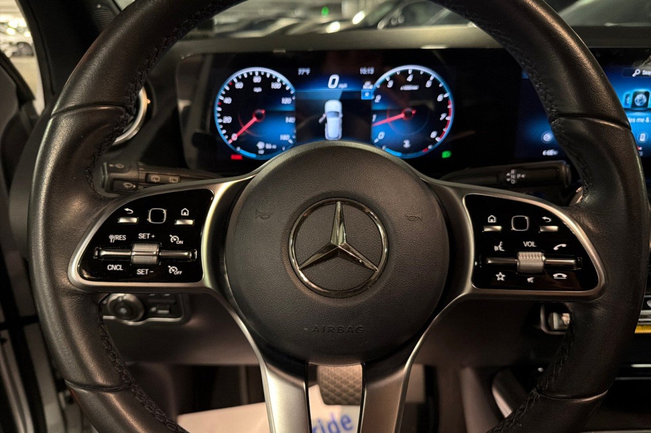 Used 2023 Iridium Silver Metallic Mercedes-Benz GLA 250 image 22