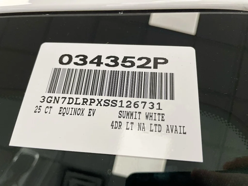 Used 2025 Summit White Chevrolet LT image 32