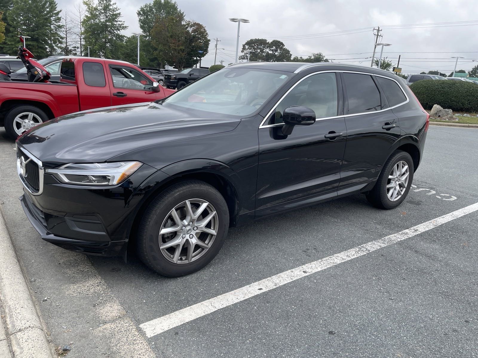 2019 Volvo XC60 T5 Momentum AWD's photo