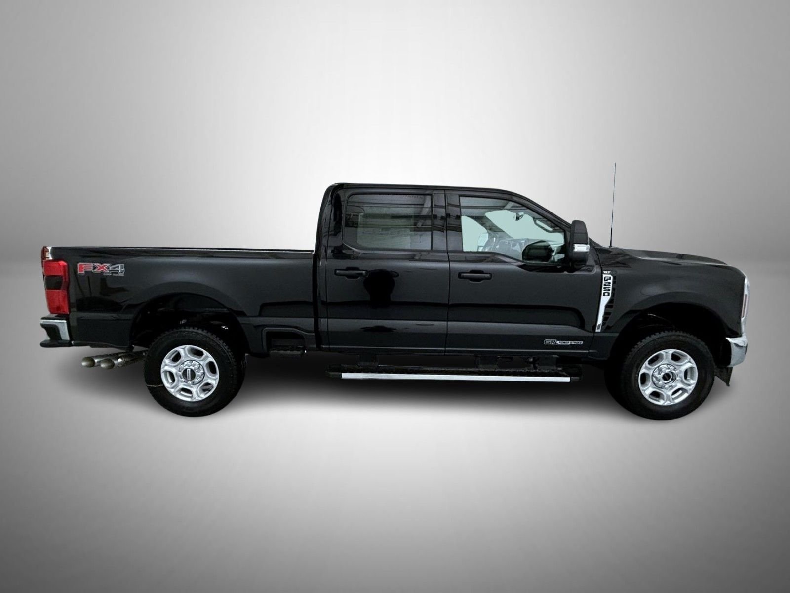 New 2026 Agate Black Metallic Ford XLT image 4