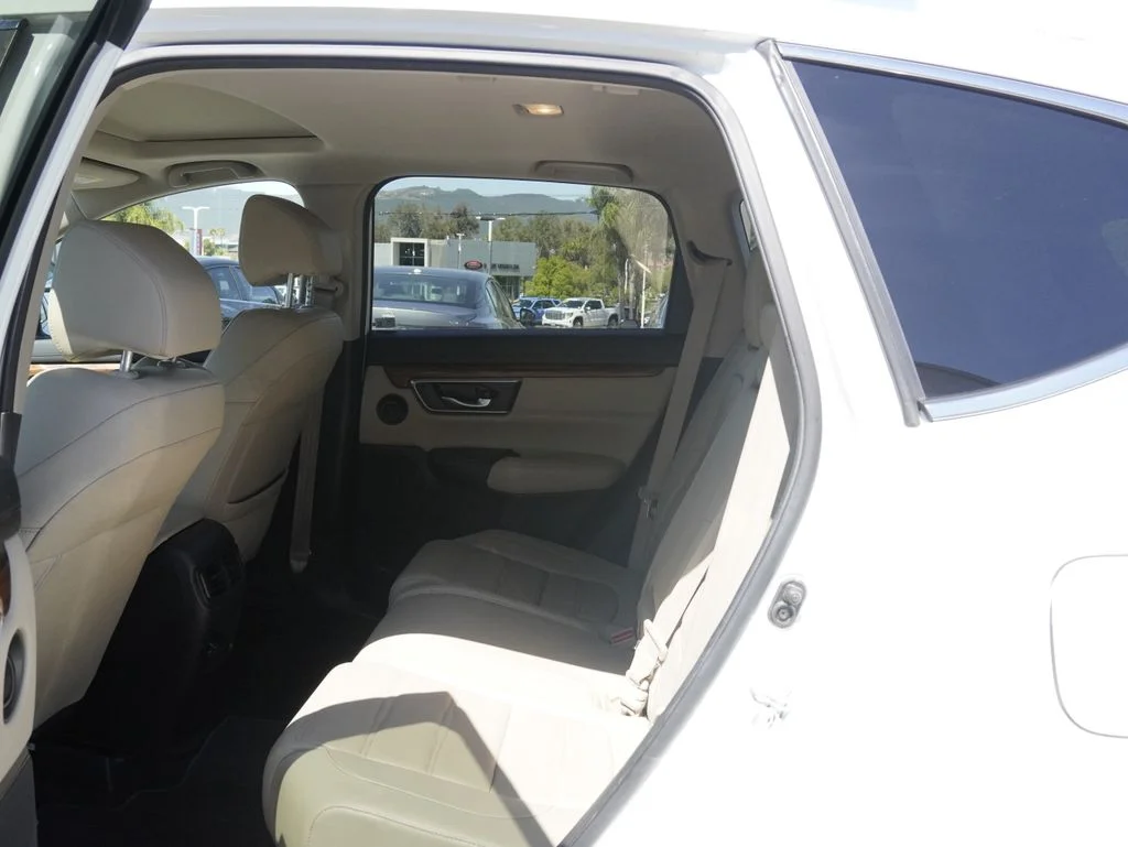 Used 2018 White Honda EX-L image 25
