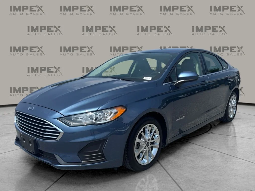 Used 2019 Blue Ford SE image 1