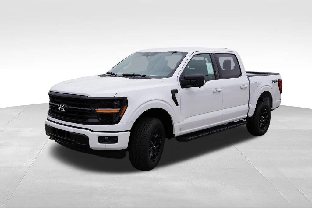 New 2026 Oxford White Ford XLT image 7