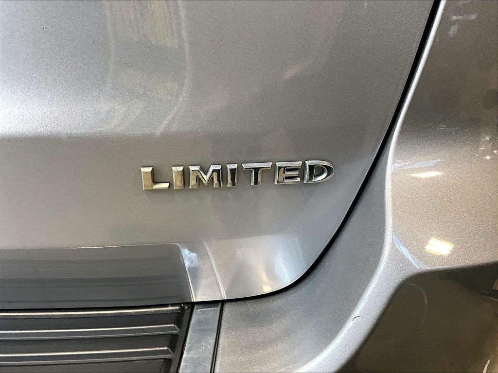 Used 2020 Silver Jeep Limited image 30