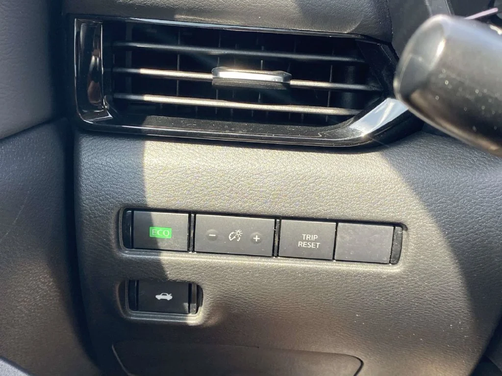 Certified Used 2022 Silver Nissan SV image 34