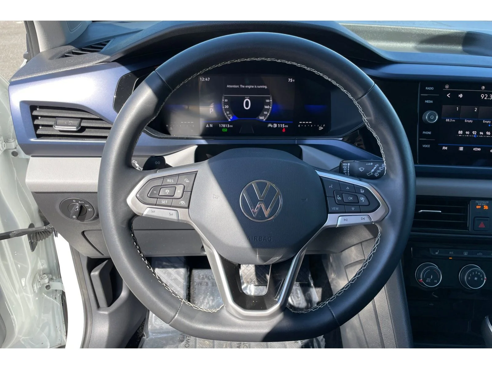 Used 2023 Pure White Volkswagen SE image 32